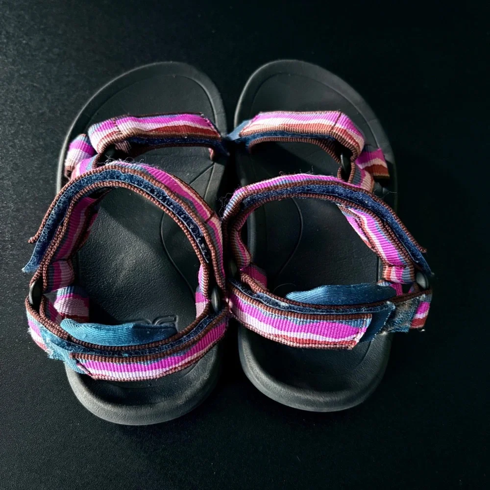 Teva Hurricane XLT2 sandals Kids size 11 no tie summer purple girls easy slip on